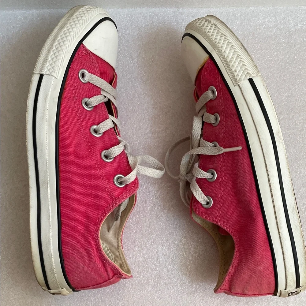 Converse hot pink Canvas Sneakers size 6 women’s